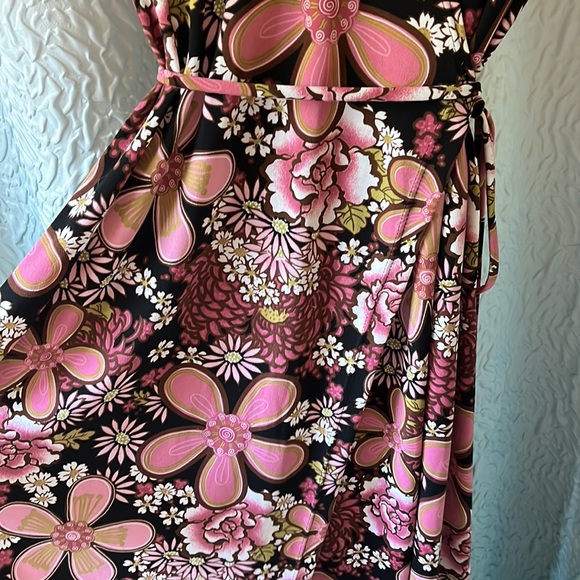 Maroon & Pink Floral Tie Dress - Picture 5 of 7